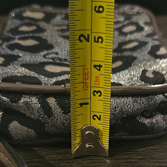 Coach Wristlet Silver Lepord/Cheetah Print - Picture 6 of 7